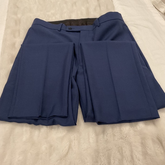 Calvin Klein Men’s Suit Jacket & Pants - Picture 14 of 14